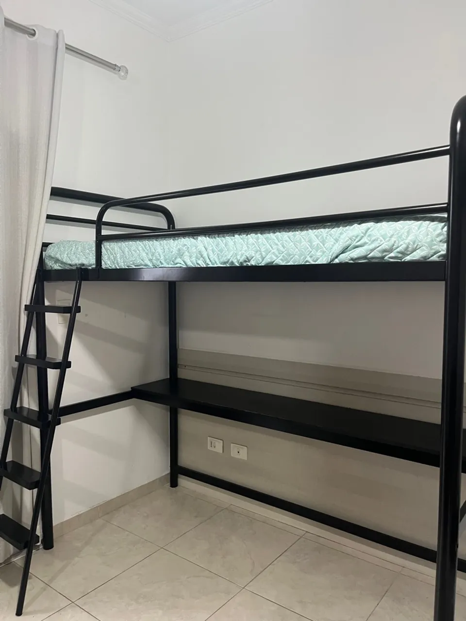 Cama Beliche com Escrivaninha