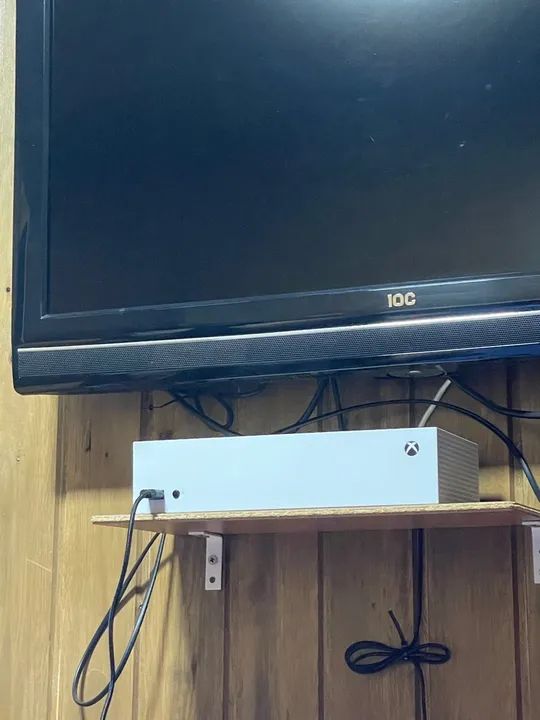 Xbox Series S com 2 controles
