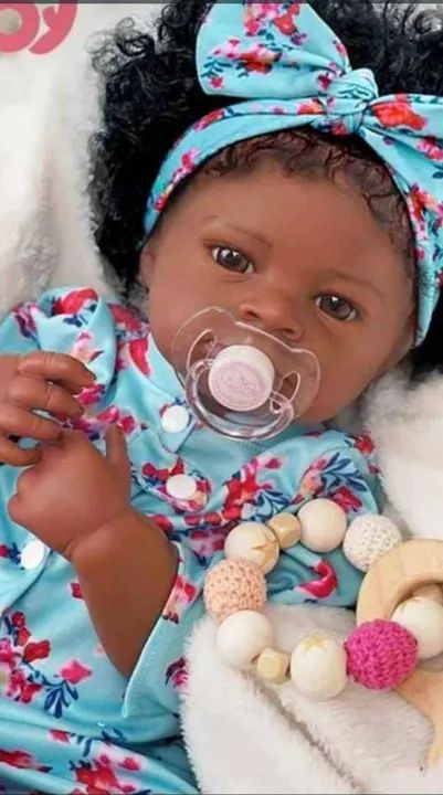 Boneca Reborn Negra de Silicone - Realista e Linda - Foto 3