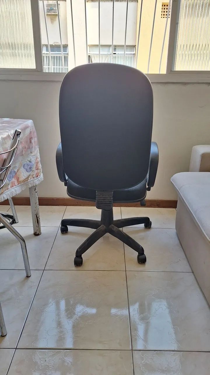 Cadeira de Escritório Giratória com Rodinhas - Foto 2