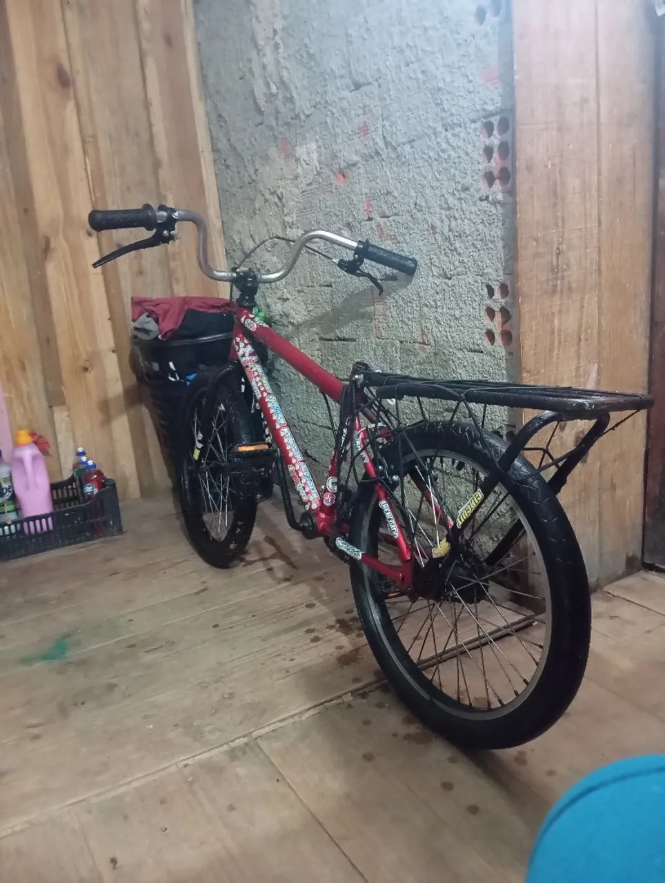 Bike vermelha montadinha