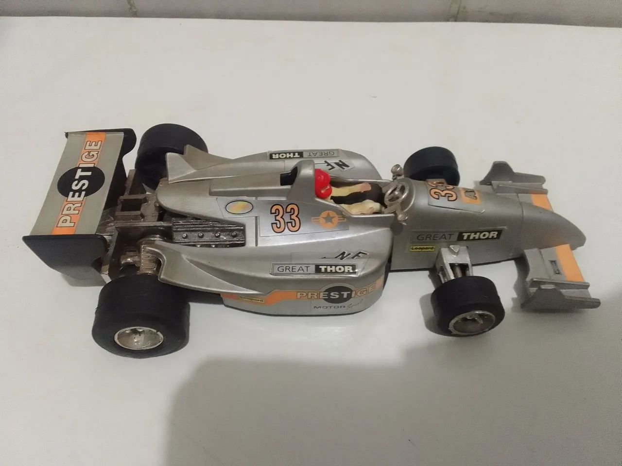 Carro de corrida colecionável - Foto 5