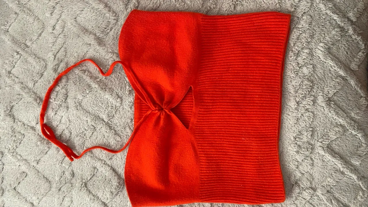 Top cropped de renda vermelho