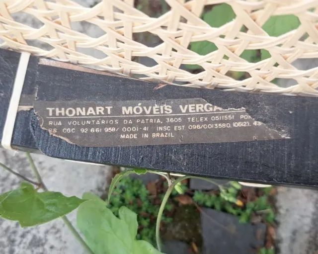 Par de Cadeiras Thonart com apoio de braço, originais e com selo Thonart de originalidade - Foto 3