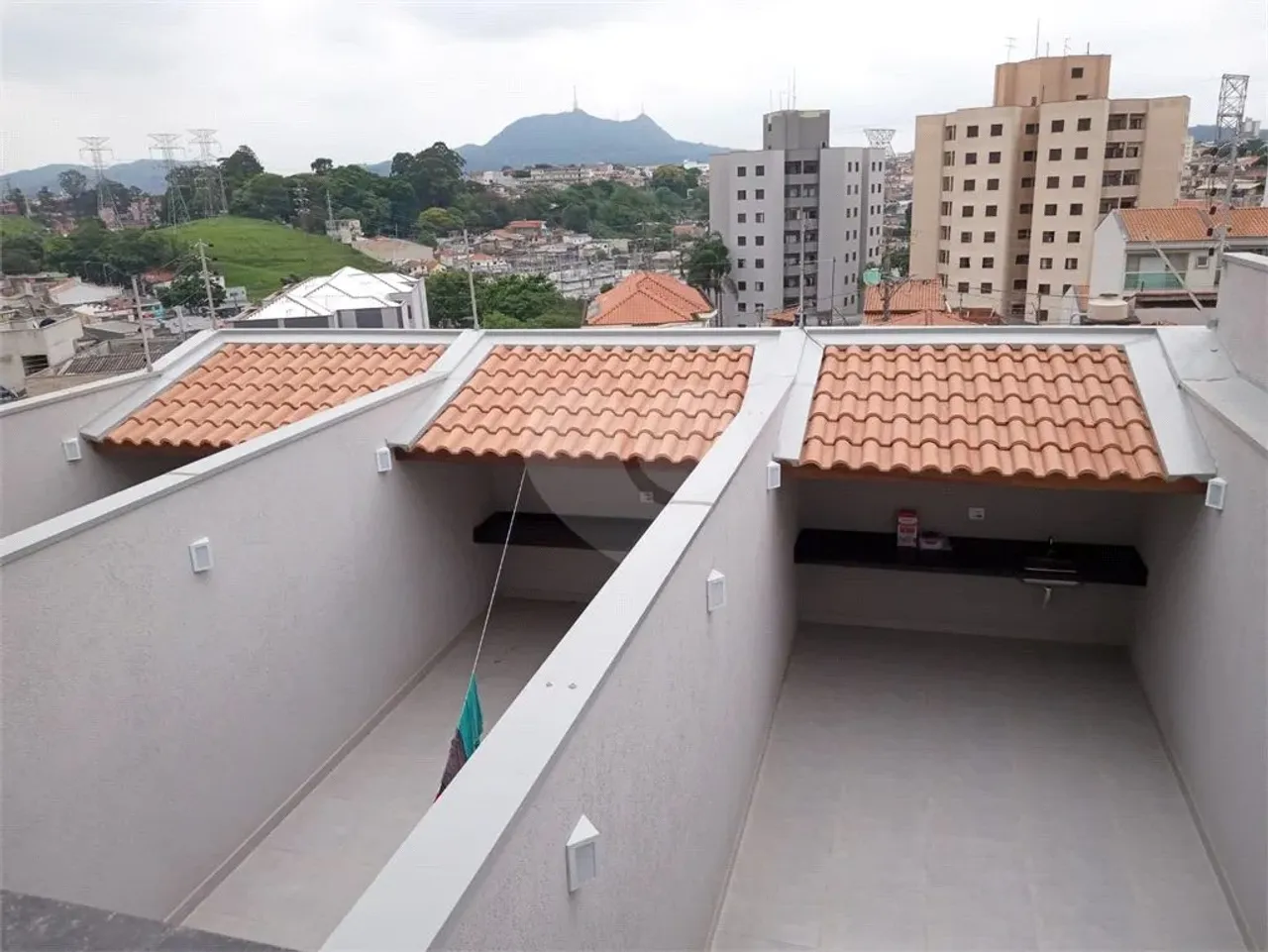 Sobrado com 3 quartos à venda ou para locação em Vila Mangalot - SP