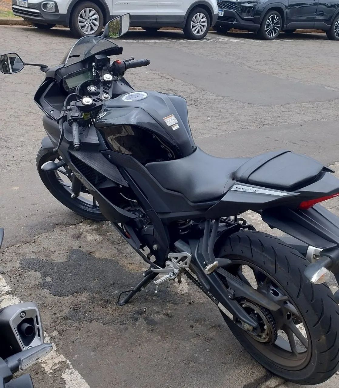 Yamaha R15 2024 Preta - 11.800 km - Moto Impecável!<br> - Foto 3