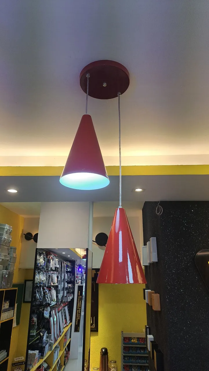 Luminárias pendentes decorativas vermelhas