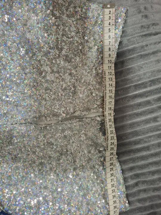 LINDO SHORT DE PAETÊ PRATA NOVÍSSIMO PODE ser feito pence caso precise   - Foto 2