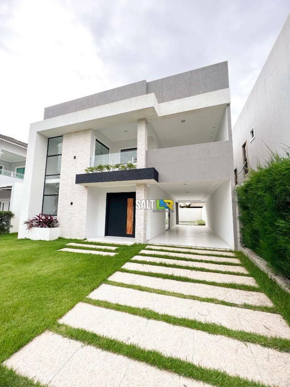 Casa com 3 dormitórios à venda, 252 m² por R$ 1.400.000,00 - Luzardo Viana - Maracanaú/CE