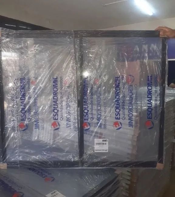 Novidades - Janela de Alumínio Preta - 2 folhas - 1.0x1.0 a vista R$239,90 - Foto 2