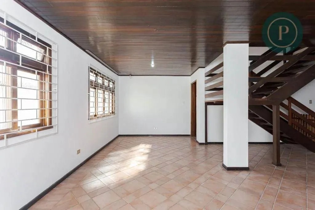 Casa com 4 dormitórios para alugar, 235 m² - Xaxim - Experimente o Atendimento Boutique!