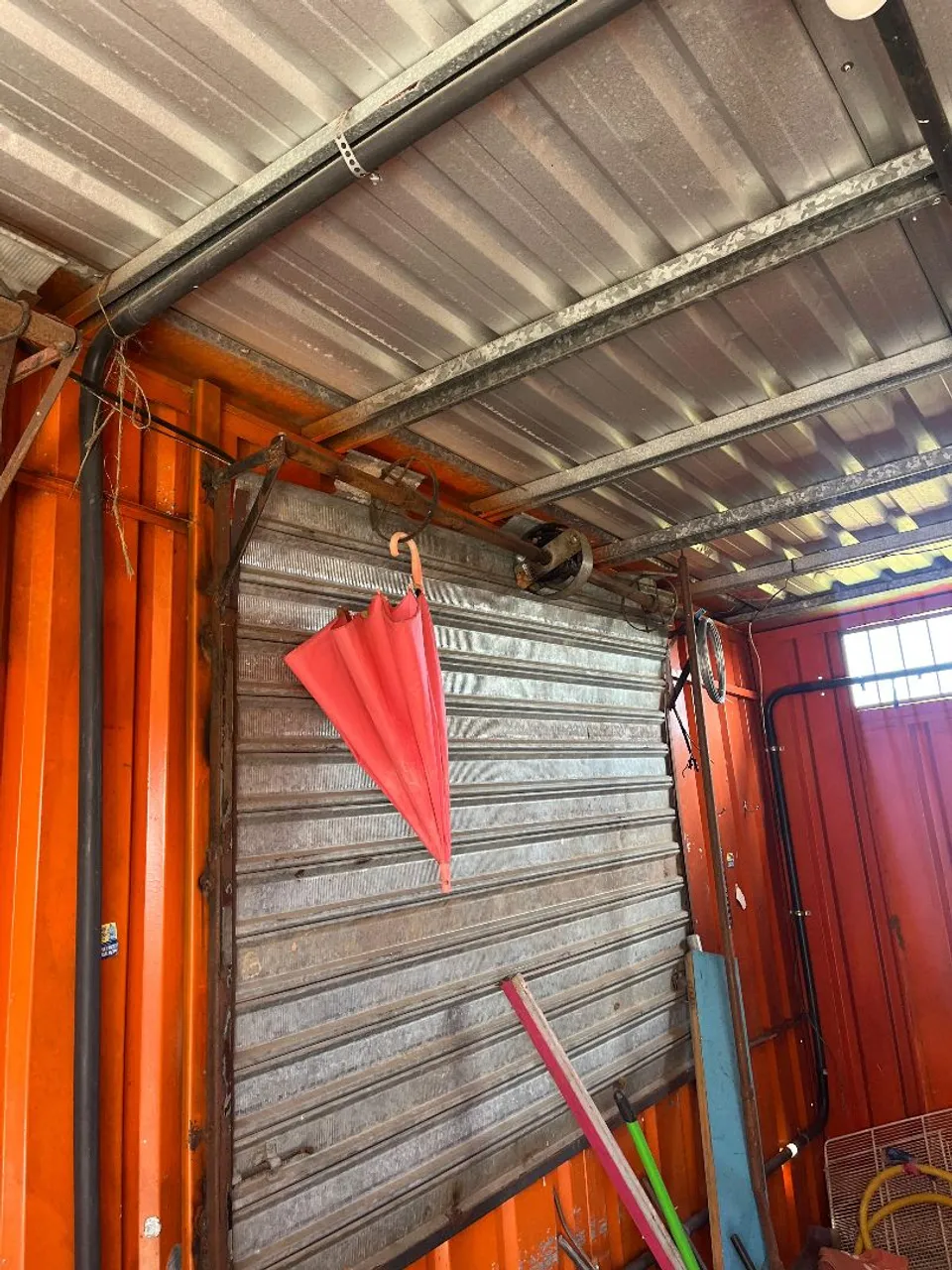Vende-se contêiner em perfeito estado 