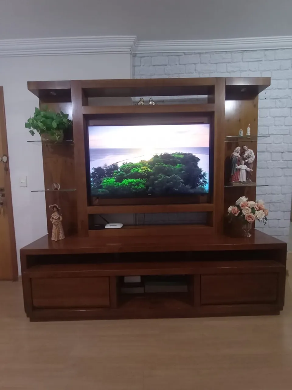 Móvel para TV de Madeira Maciça