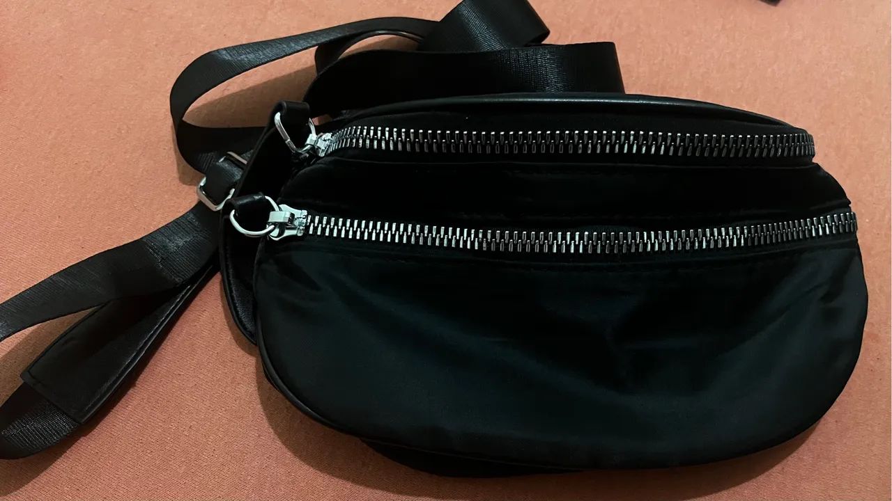 Bolsa pochete preta lateral  - Foto 2