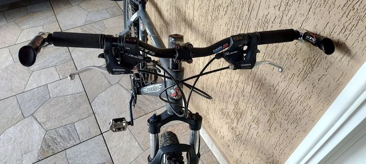 Bicicleta revisada Canadian sxt pró 