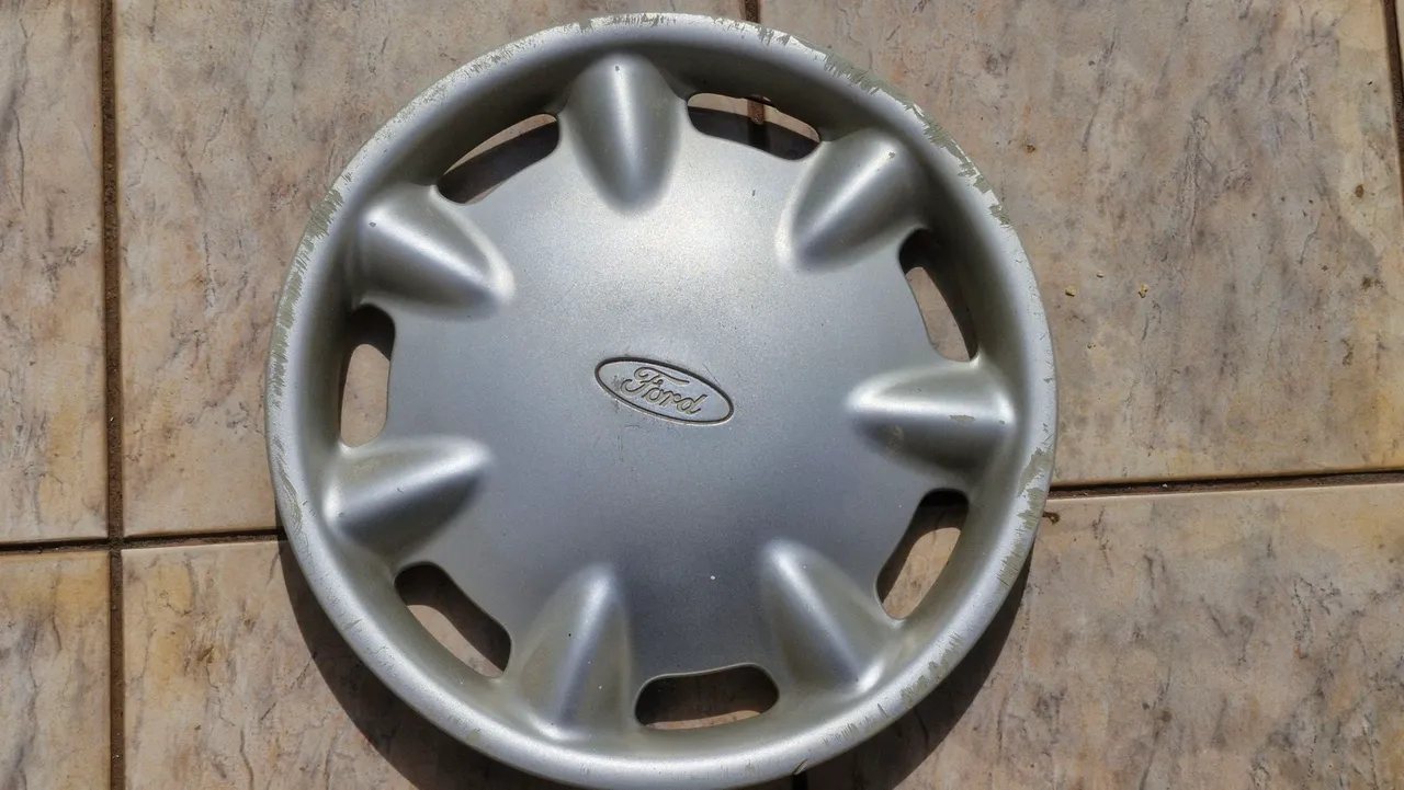 Calota Ford escort GL Original usada