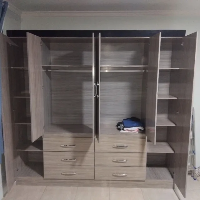 Endo guarda roupas valor 350,00