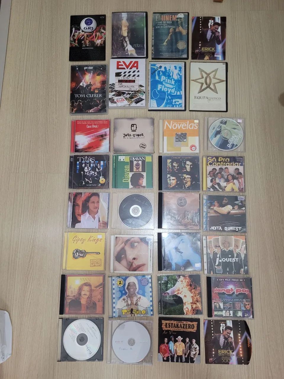 Coleção de CDs e DVDs Variados - Música e Filmes