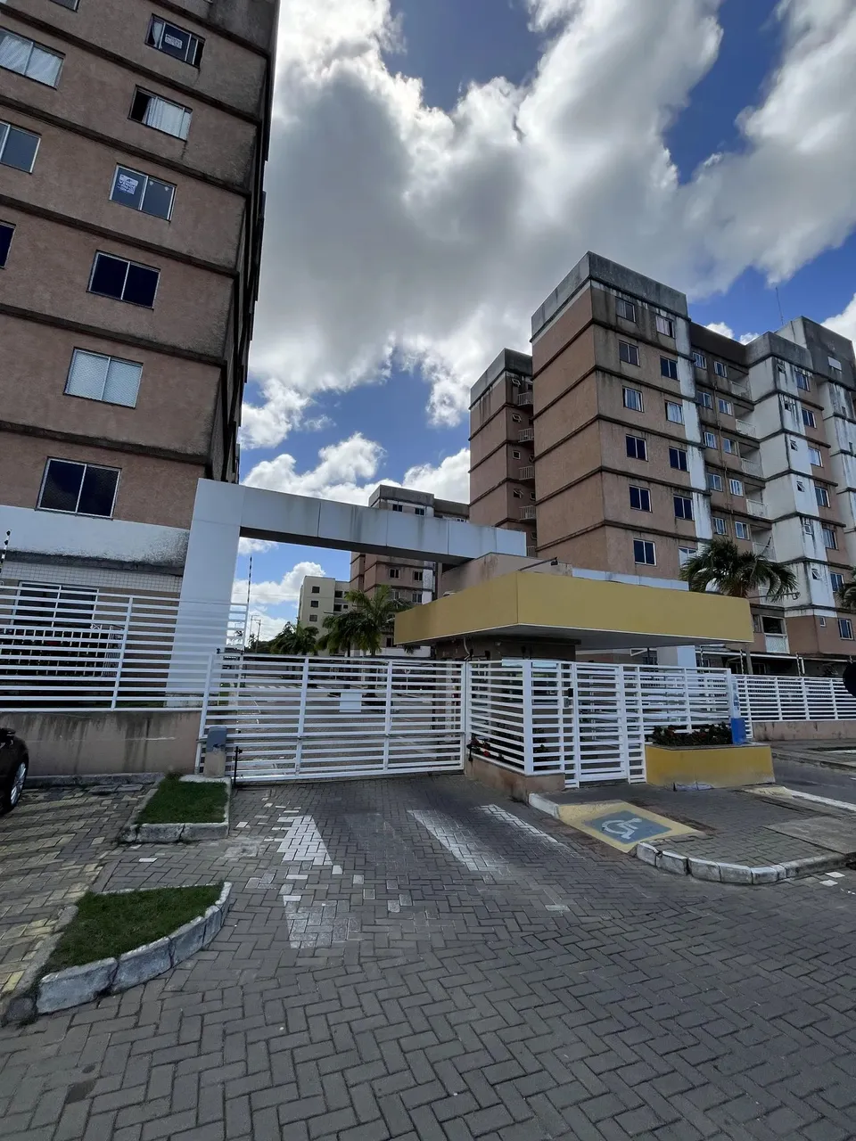 Imóvel para aluguel tem 64 metros quadrados com 3 quartos em Jabotiana - Aracaju - SE