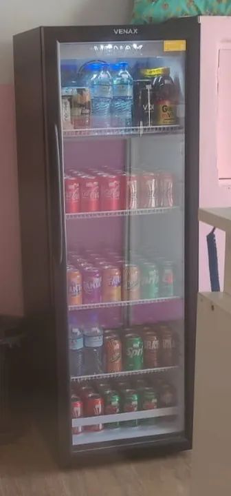 Expositora de Bebidas Preto fosco (220v)