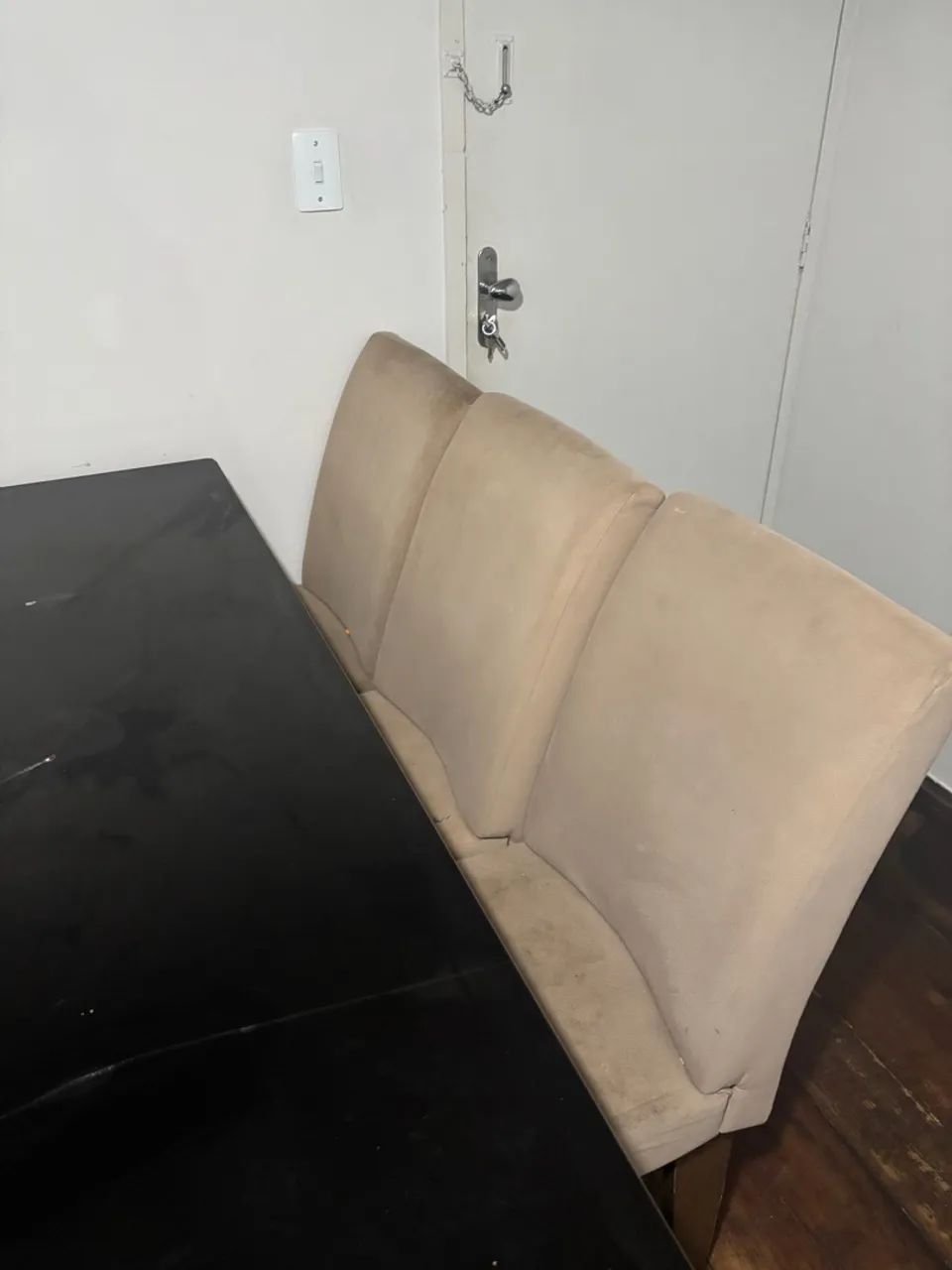 Mesa de Jantar em Madeira com Tampo de Vidro - Foto 2