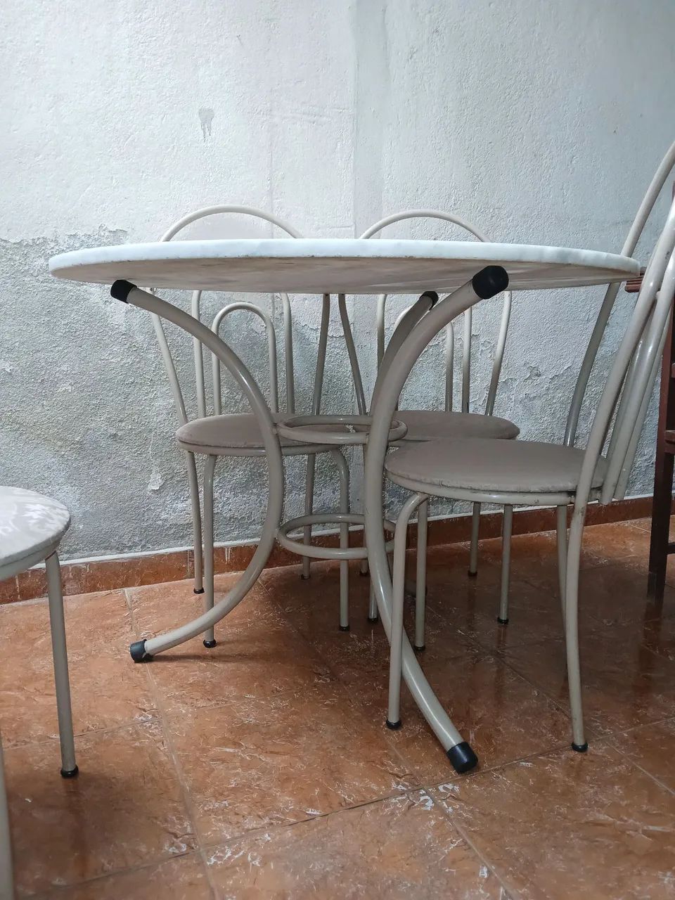 Mesa redonda granito, 4 cadeiras64960524113026123