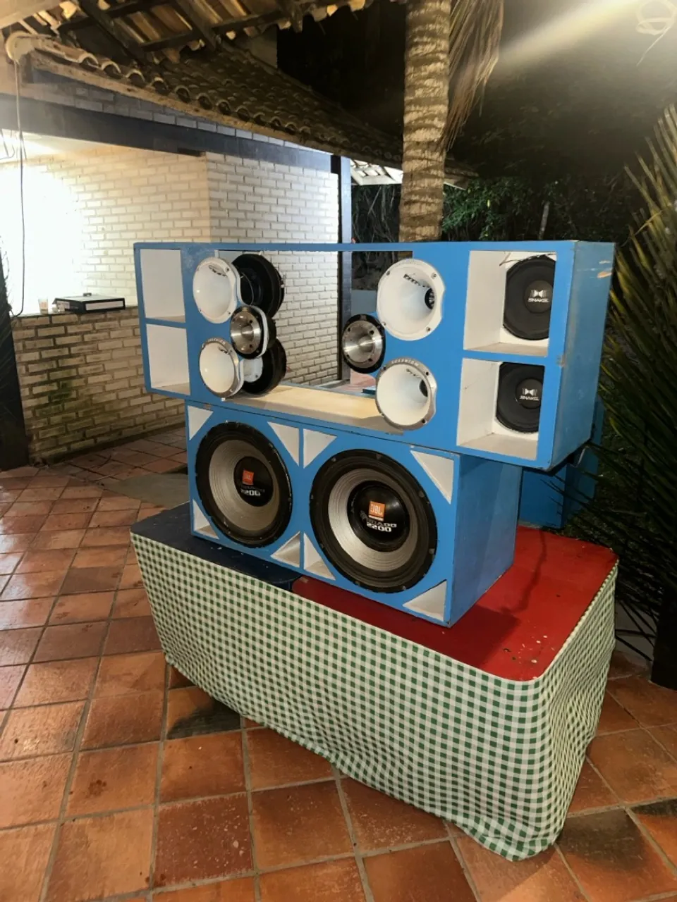 Caixa de som automotiva completa