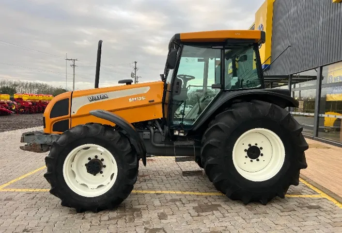 Trator Valtra BM125