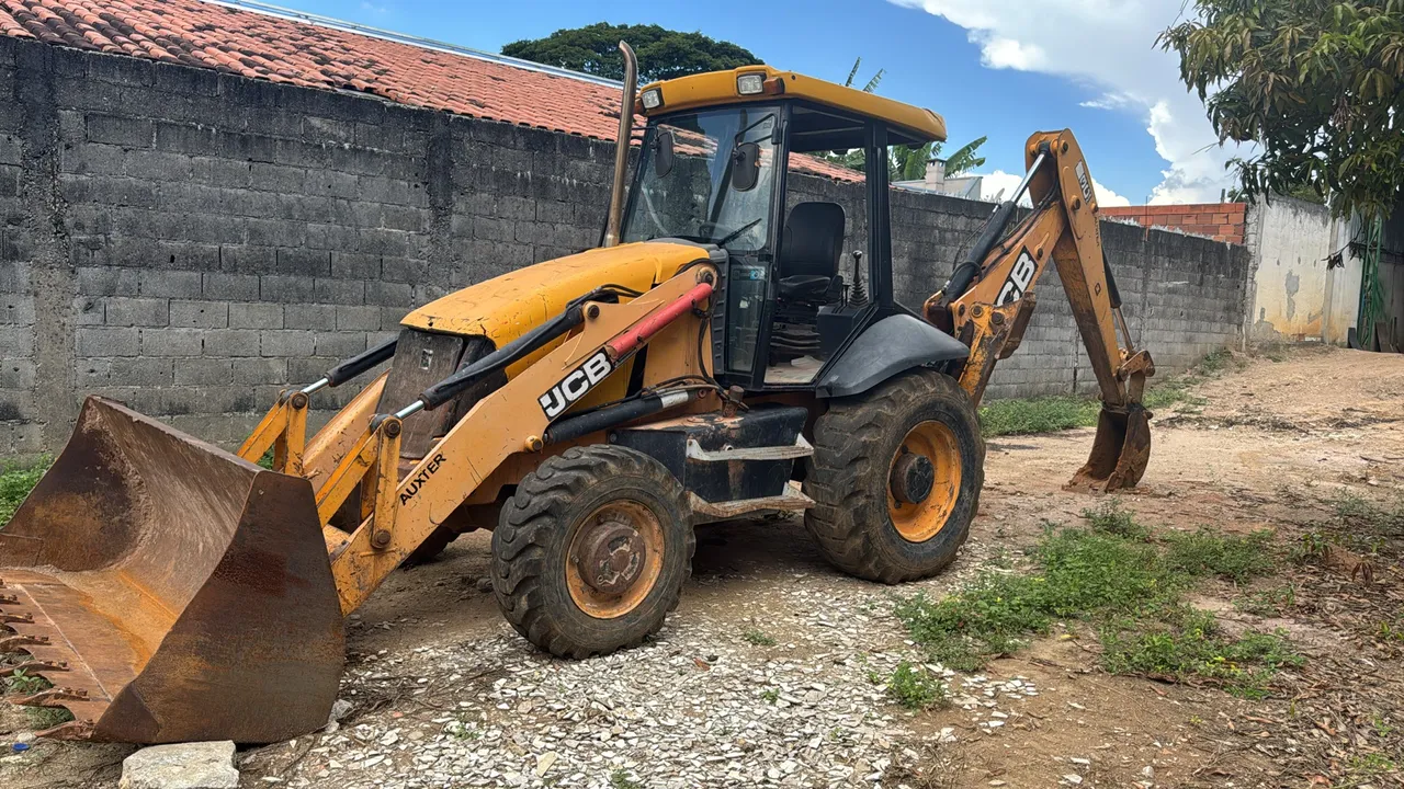 Retroescavadeira Jcb 3cx