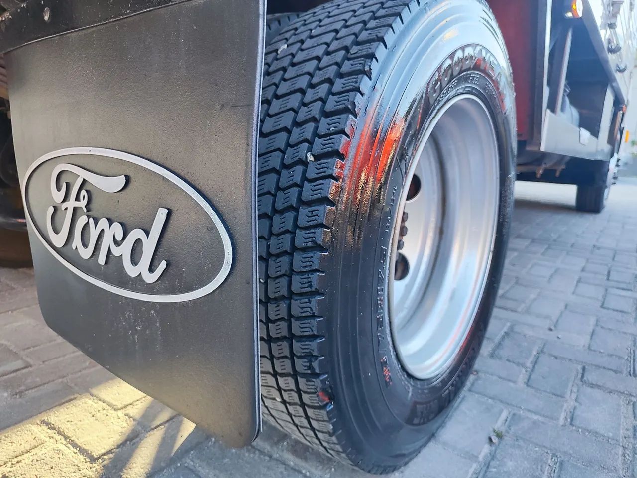 Ford Cargo 712 Cummins 6cc - Baú - Foto 10