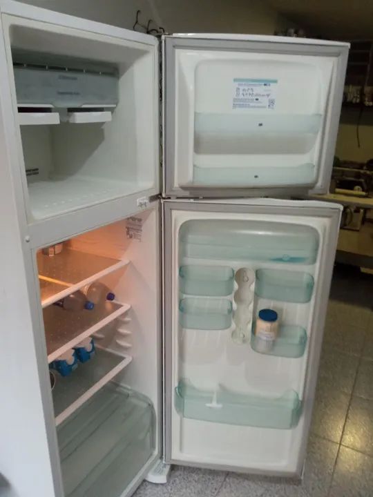 Geladeira Frost Free Electrolux Df 37  - Foto 5