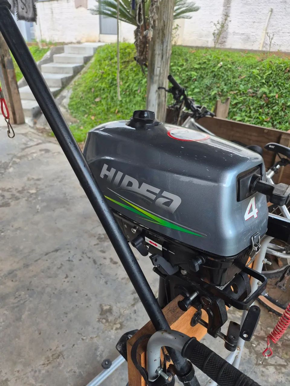 Vendo motor de popa hidea 4hp e acessórios. - Foto 3