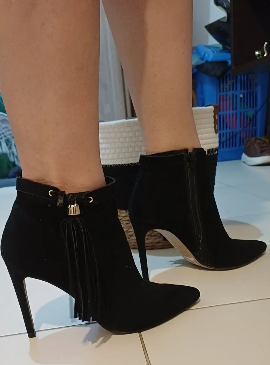 Vendo Bota Arezo $230 e Sandália SchutZ $200