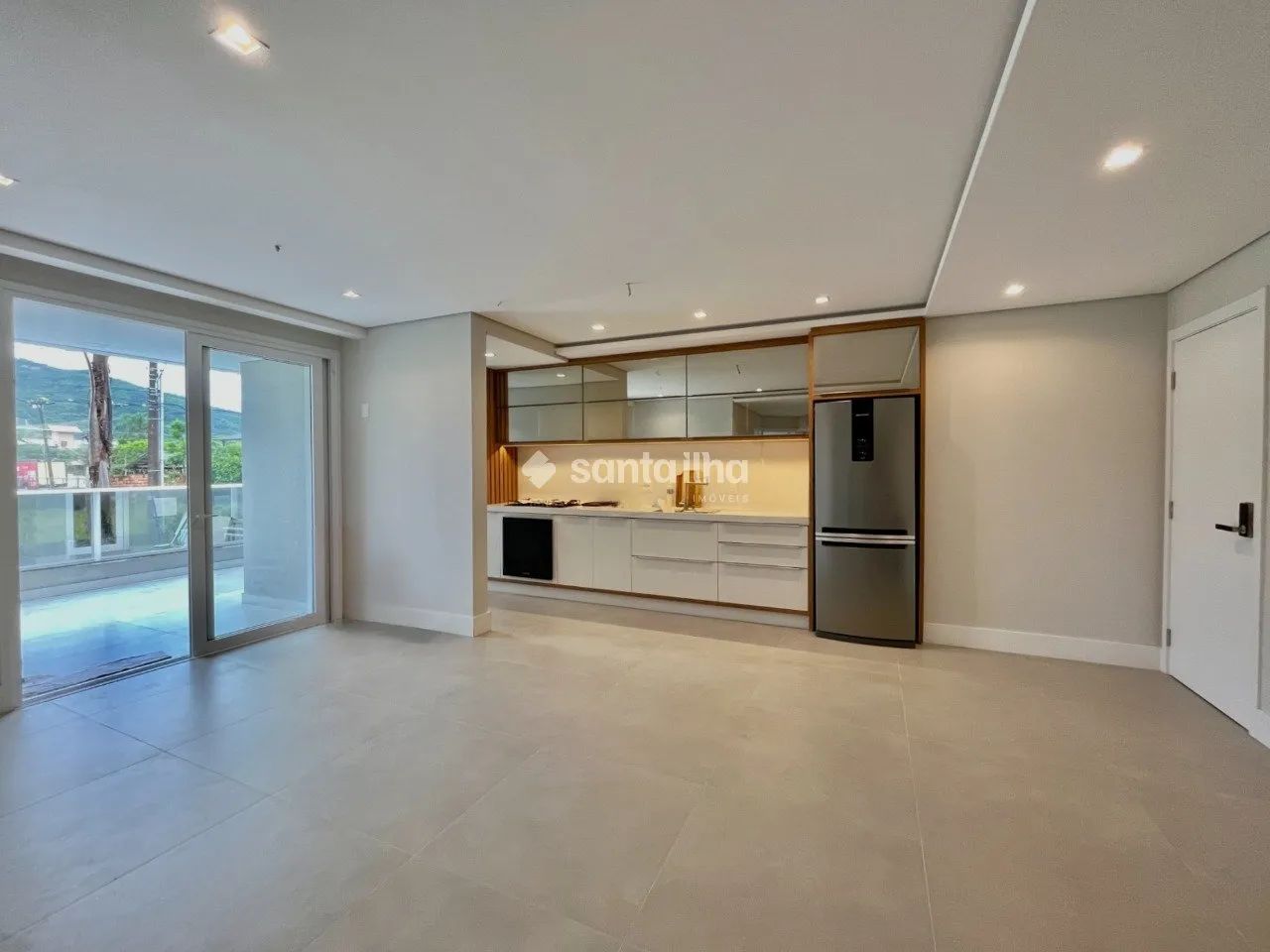 Apartamento com 3 dormitórios para alugar, 91m² - Campeche - Florianópolis/SC - Foto 2