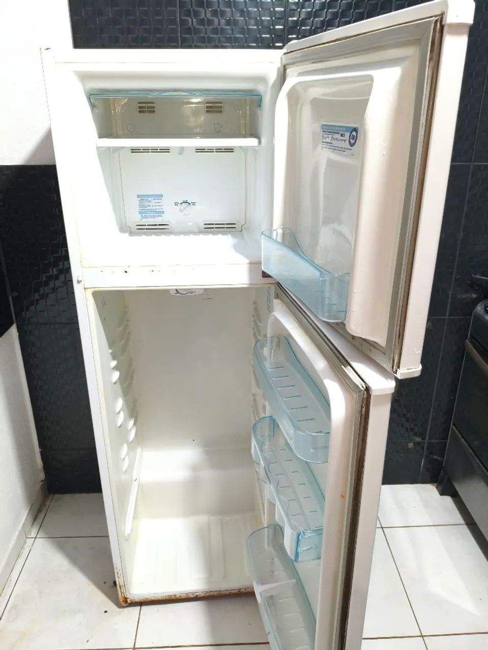 VENDO GELADEIRA ELETROLUX  - Foto 3