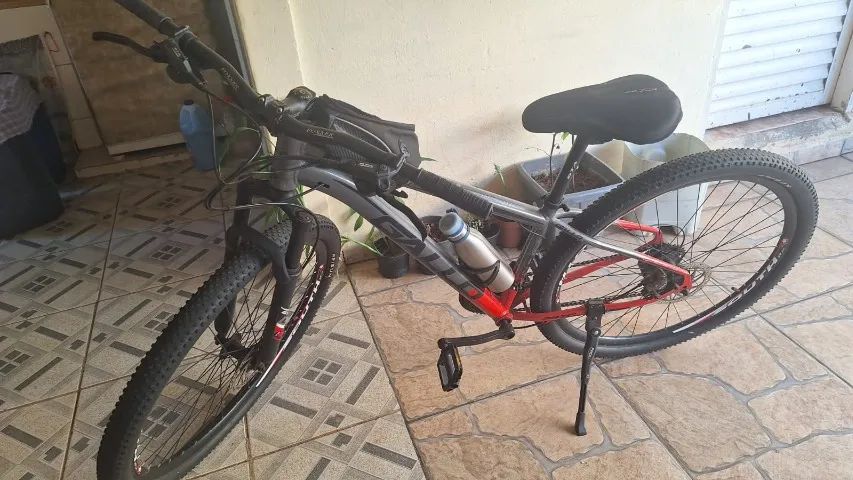 Bike aro 29, quadro 15, com freio hidraulico