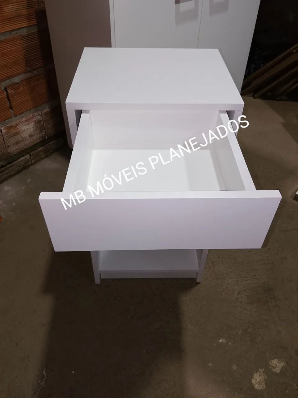 Mesa de cabeceira nova 100% MDF branco  - Foto 2