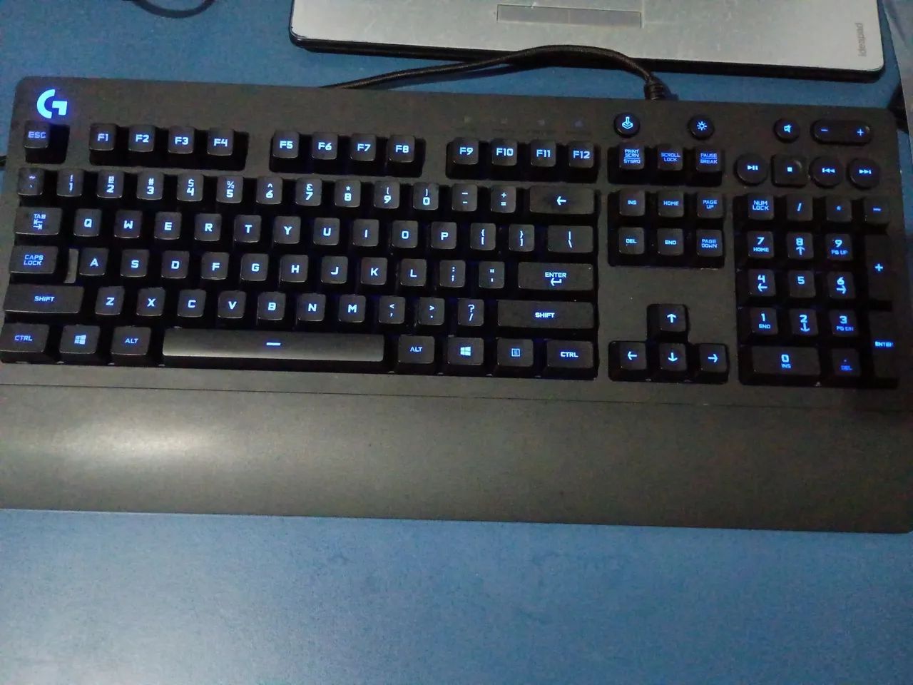 Teclado Gamer Logitech G213 Prodigy -Excelente Estado