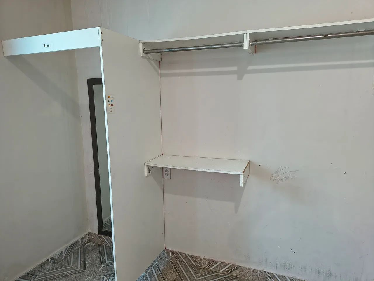 Araras para loja e guarda roupa + provador  - Foto 3