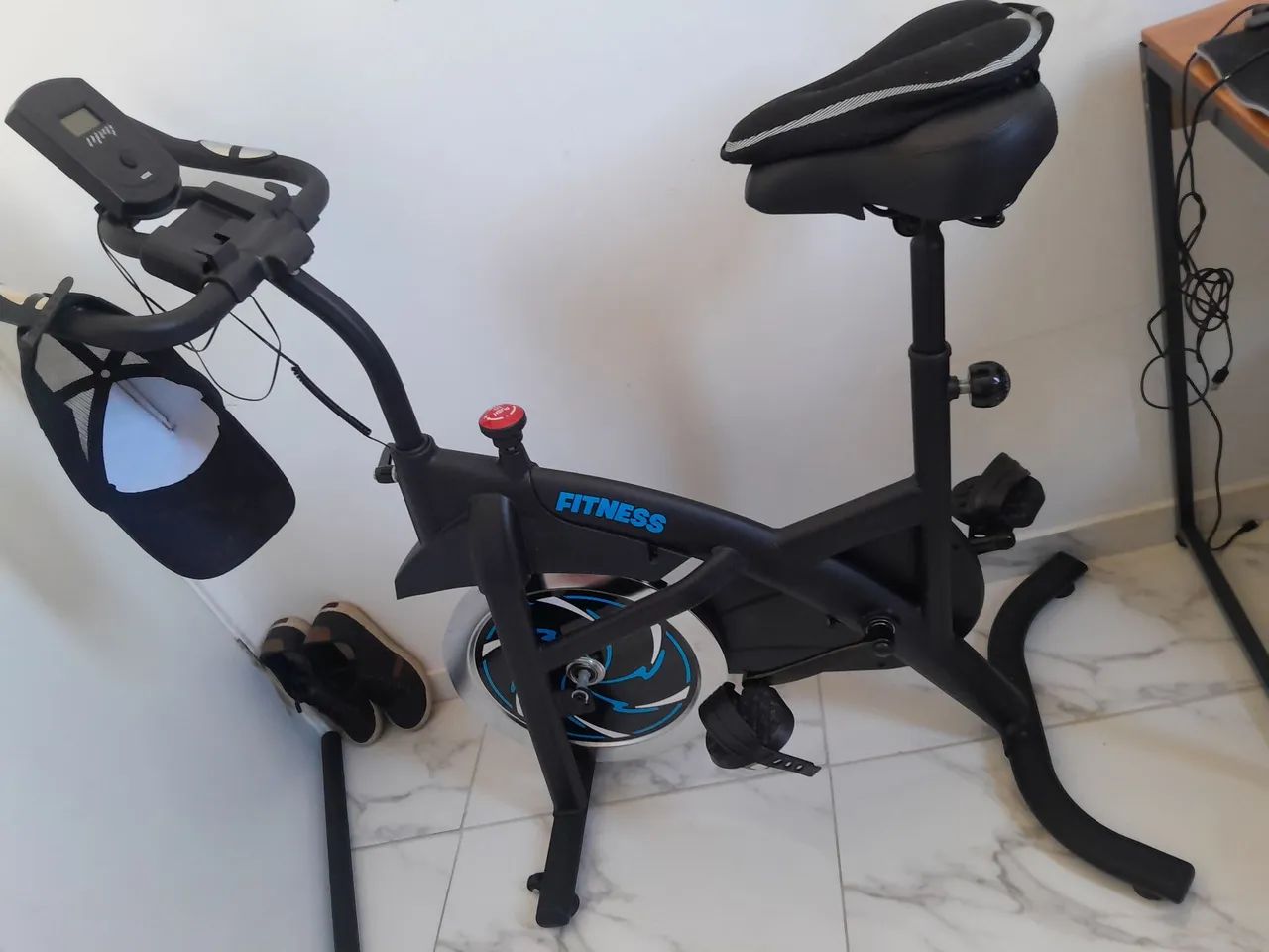 Bicicleta ergometrica semi nova 