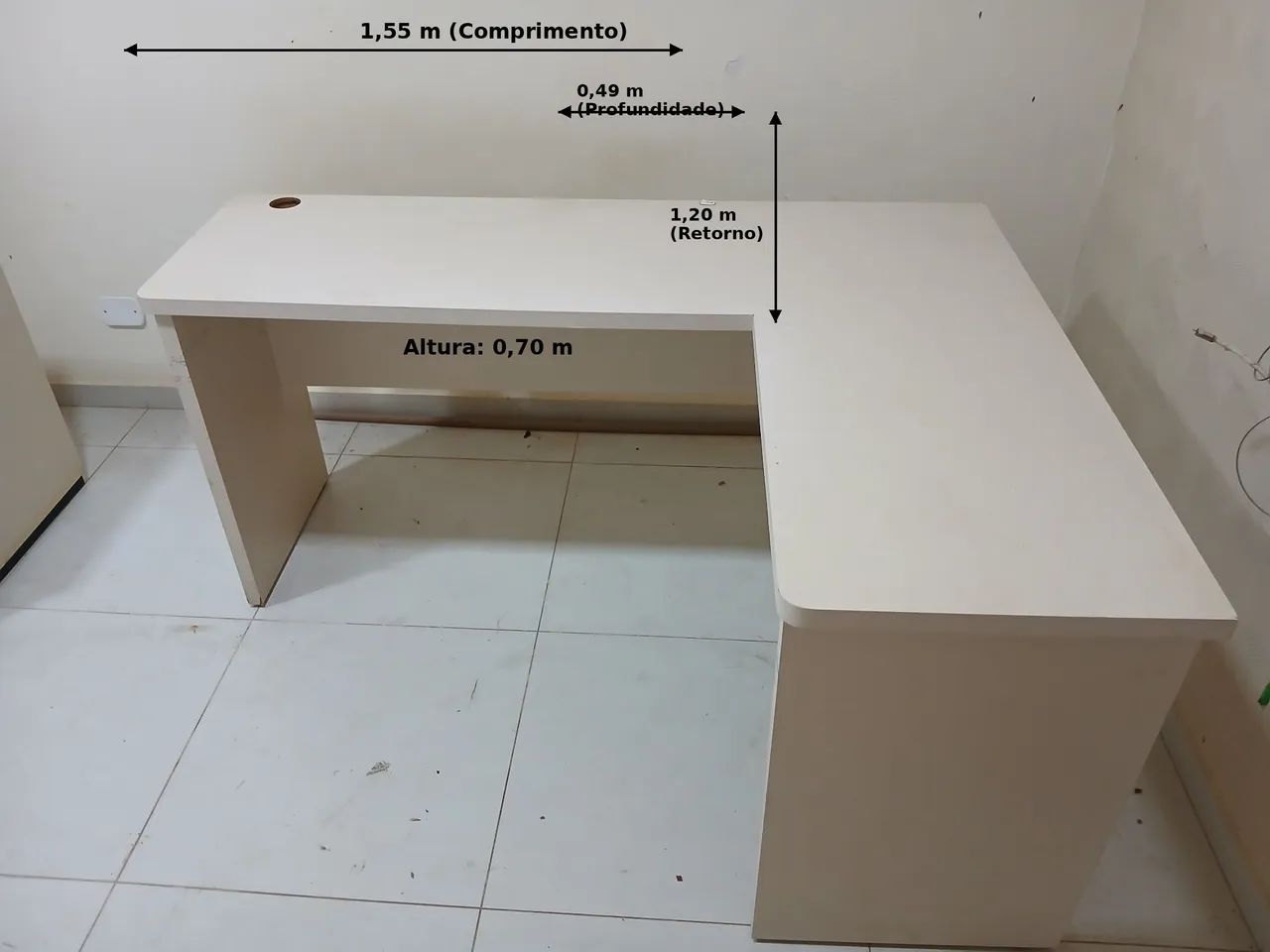 Mesa em L e Armário de escritório 