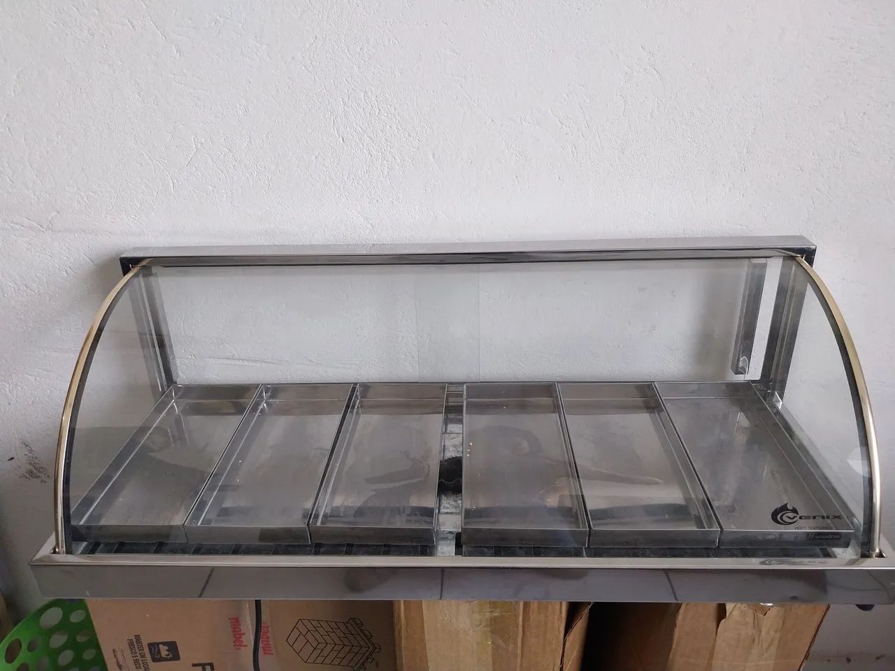 VENDE-SE ESTUFA 6 BANDEIJAS