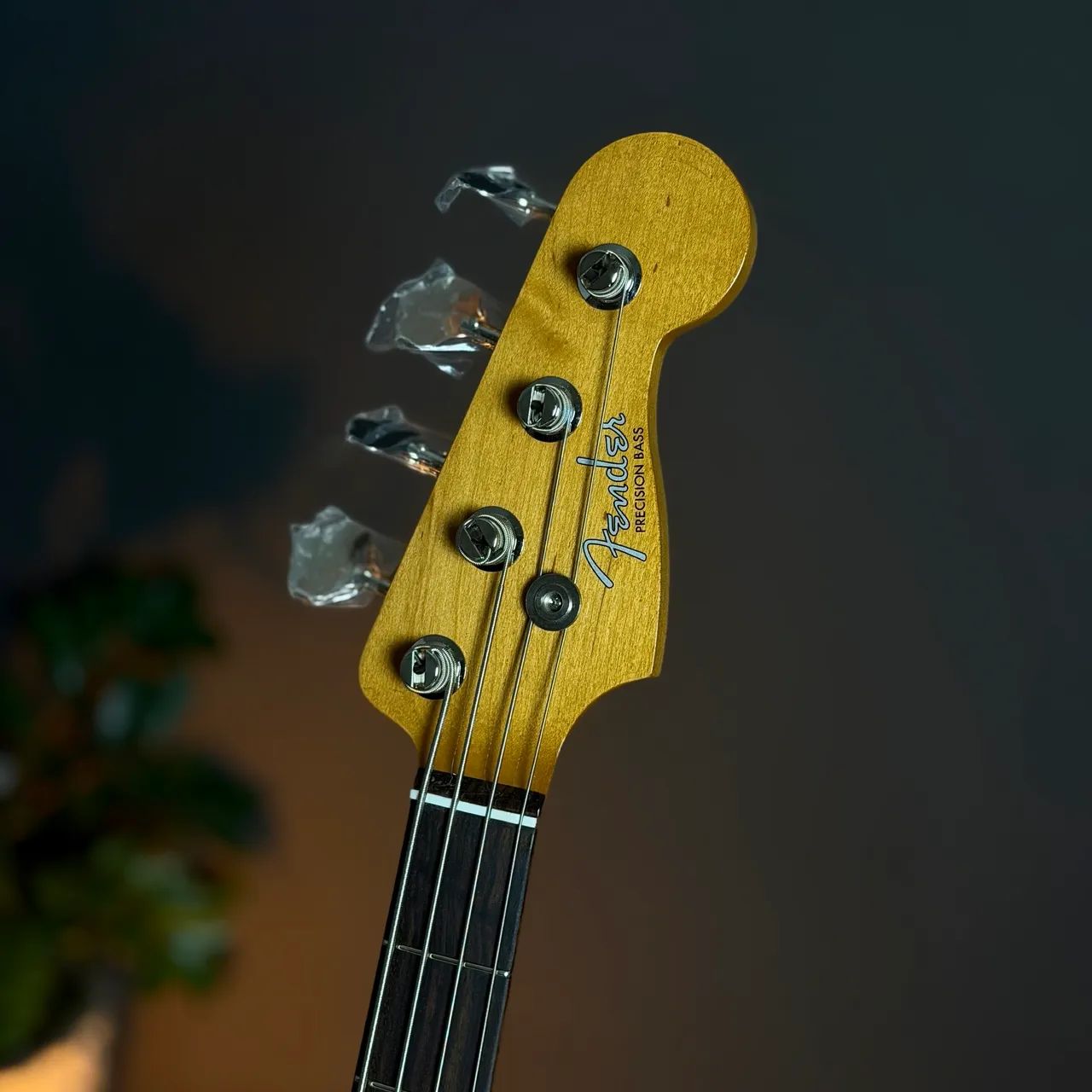 Baixo Fender Precision Vintera II 60s 2025 - Foto 3
