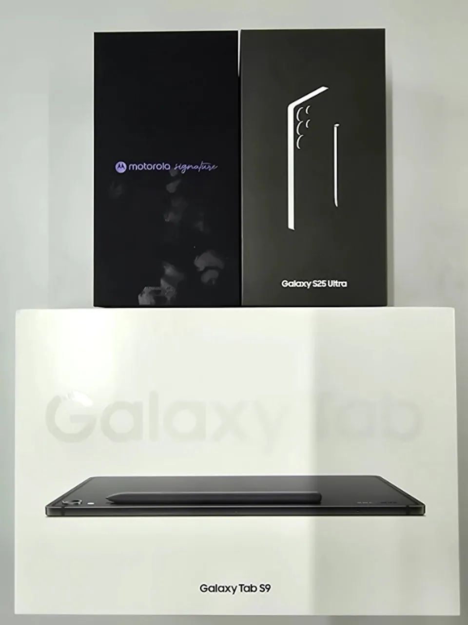 Smartphone Motorola Signature 5G, 512GB, 12GB RAM, 3 cameras 50MP Sony Lytia e Zoom 100x