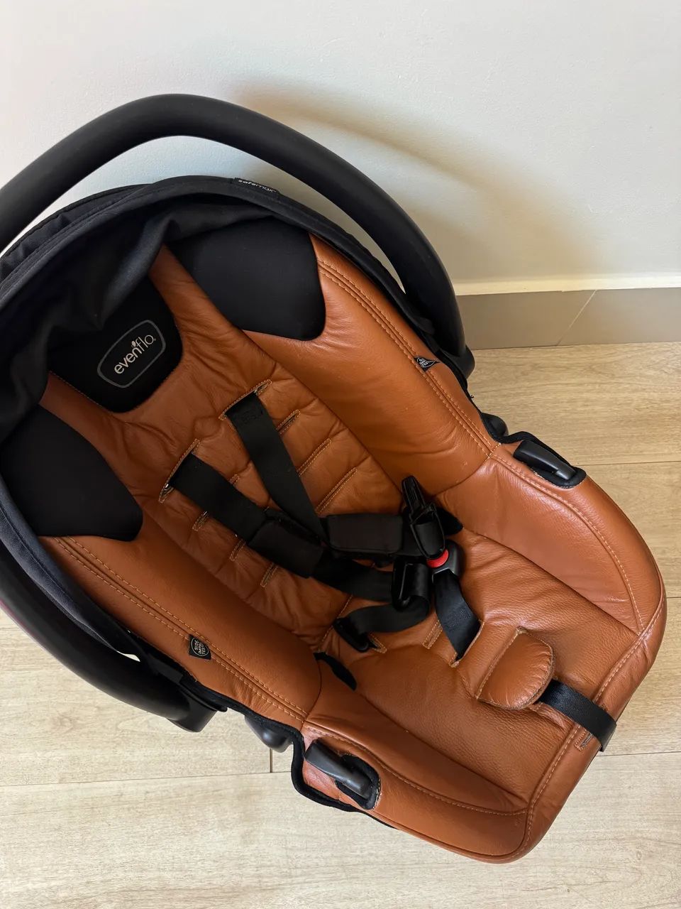 Bebê Conforto Evenflo + Base - Couro Personalizado - Foto 2