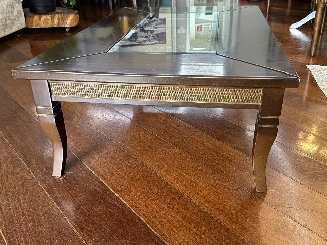 Mesa de Centro em Madeira Maciça com Detalhes Artesanais - Foto 3