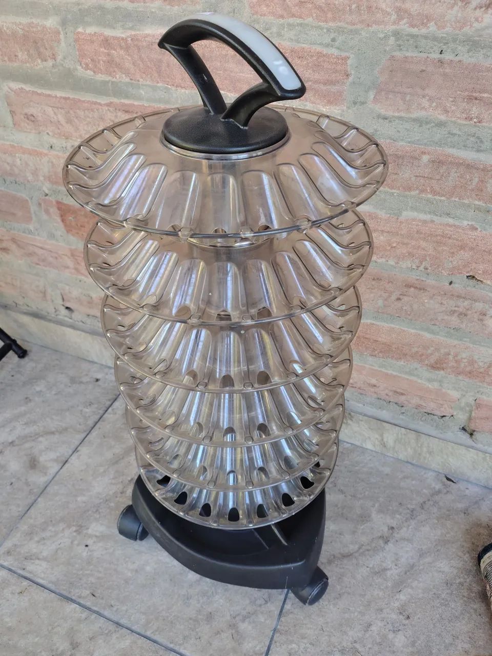Com entrega porta esmalte com rodinhas  - Foto 2
