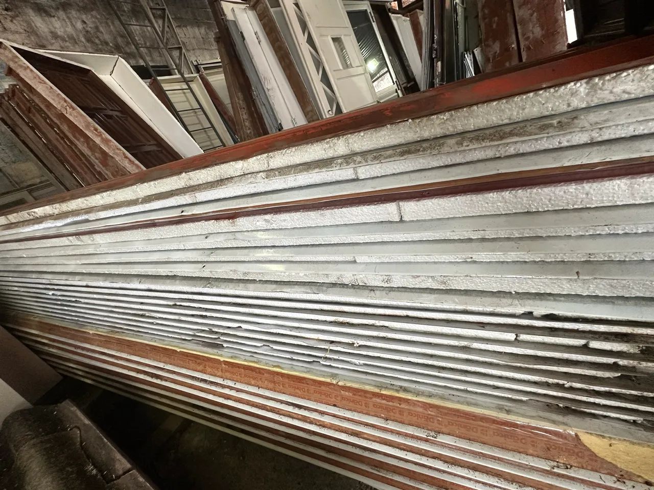 Telha térmica sanduíche trapezoidal com pintura  - Foto 3