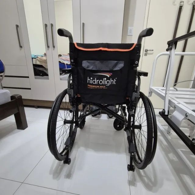Cadeira De Rodas Alumínio Premium Max Até 150kg Hidrolight 46cm - Sem uso. - Foto 3