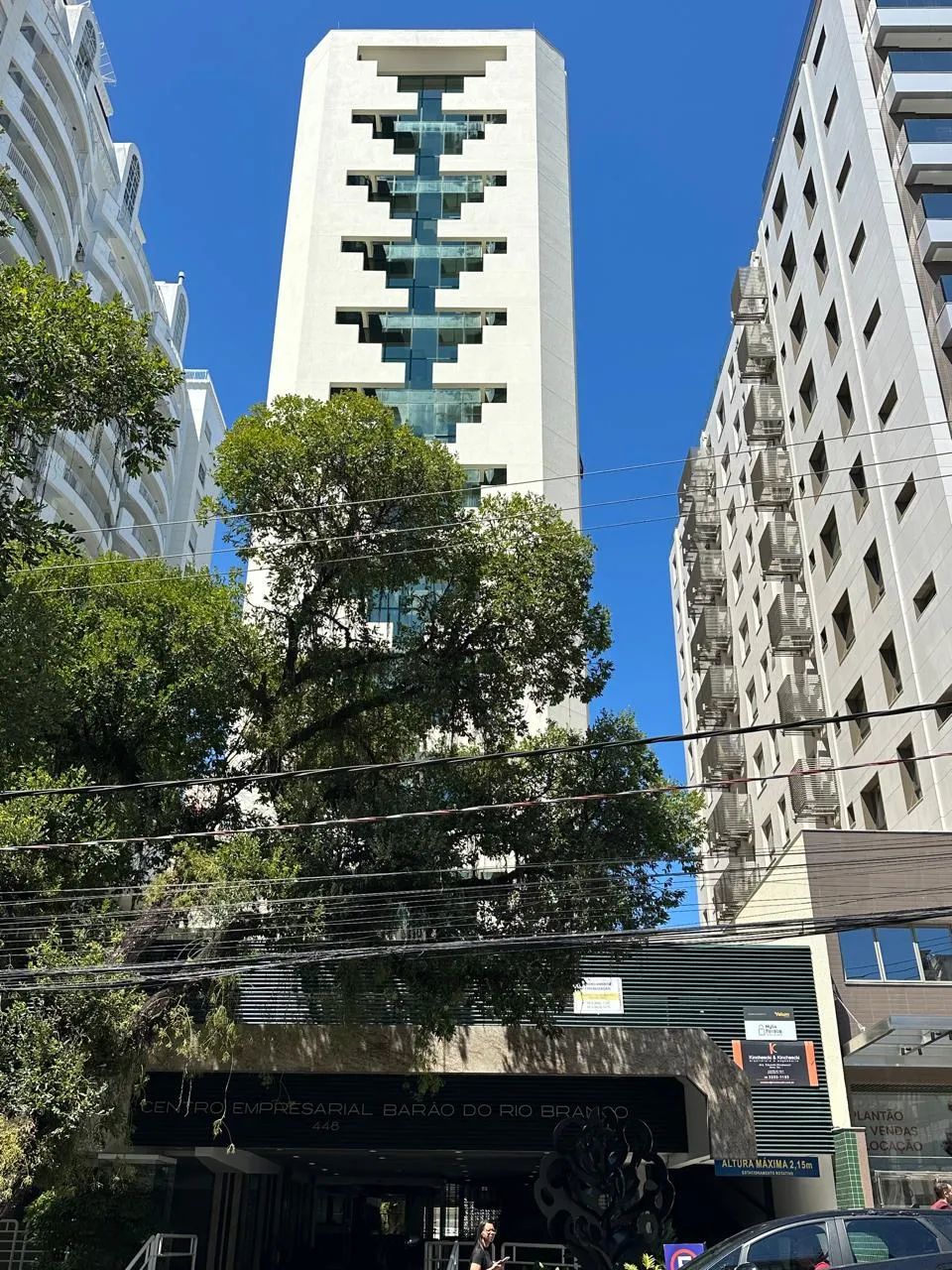 Excelente sala andar alto na Av Rio Branco, com 125 m2 de área total, 71,29m2 de área priv